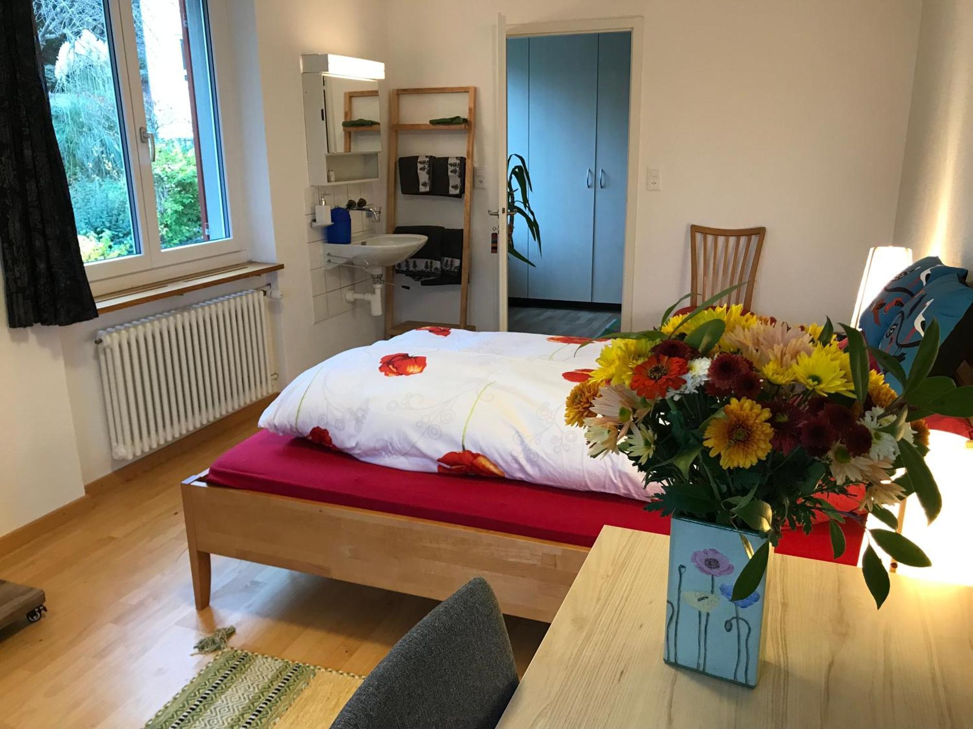 Guest Room Zollikon Zuerich Екстер'єр фото